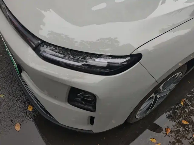 Leapmotor C10 — Фото автомобиля 5