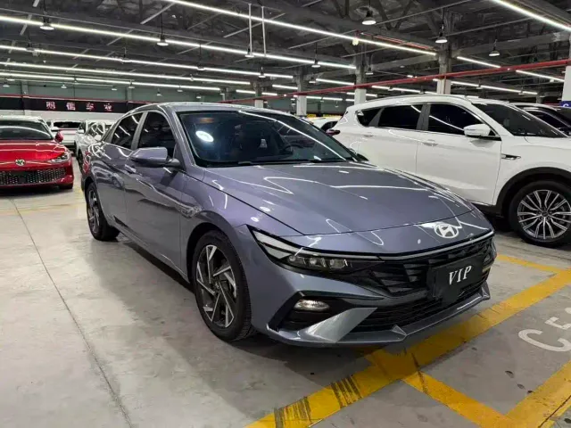 Hyundai Elantra — Фото автомобиля 3