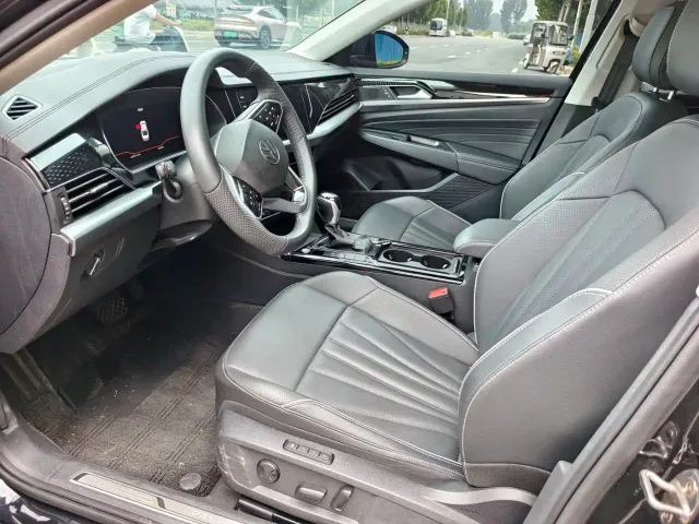 Volkswagen Passat — Фото автомобиля 5