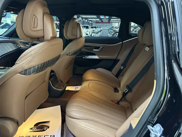 Mercedes-Benz E-Class — Фото автомобиля 5