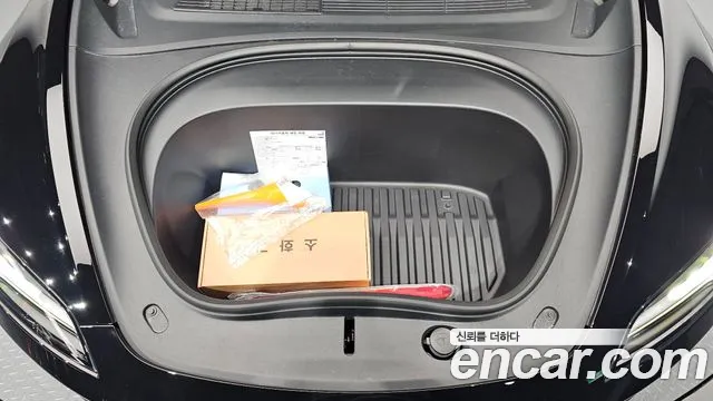 Tesla Model 3 — Фото автомобиля 6