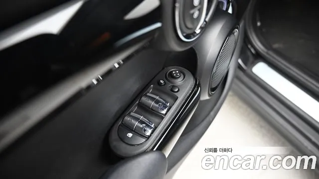 Mini Cooper Cooper 5 дверей Classic — Фото автомобиля 16