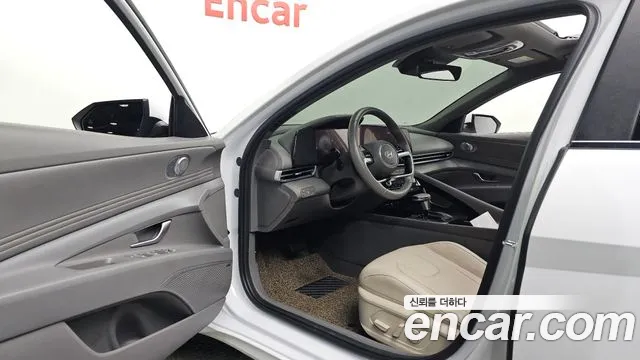 Hyundai Avante CN7 — Фото автомобиля 15