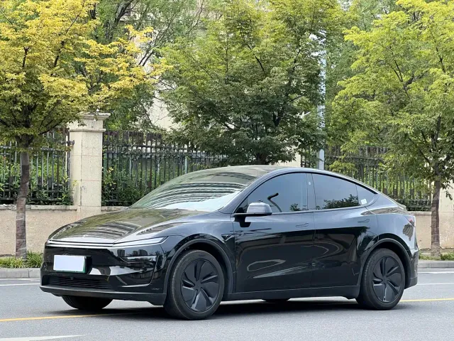 Фотография автомобиля — Tesla Model Y