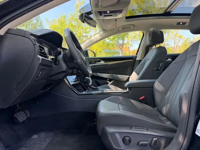 Volkswagen Passat — Фото автомобиля 9