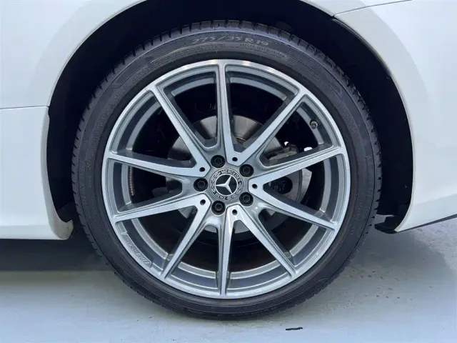 Mercedes-Benz E-Class — Фото автомобиля 20