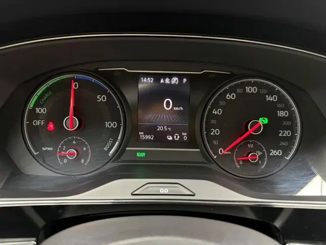 Volkswagen Passat — Фото автомобиля 15