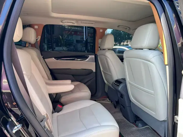 Cadillac XT6 — Фото автомобиля 6
