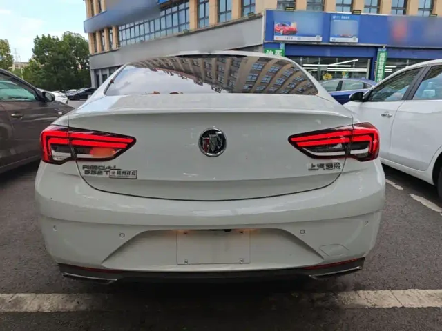 Buick Regal — Фото автомобиля 5