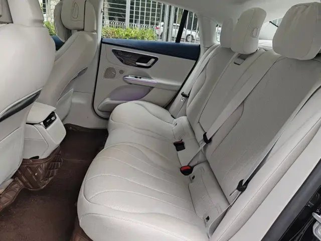Mercedes-Benz Mercedes-Benz EQE 2025 500 4MATIC Pioneer — Фото автомобиля 12