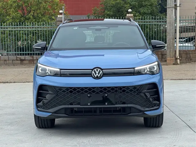 Volkswagen Tiguan L — Фото автомобиля 2