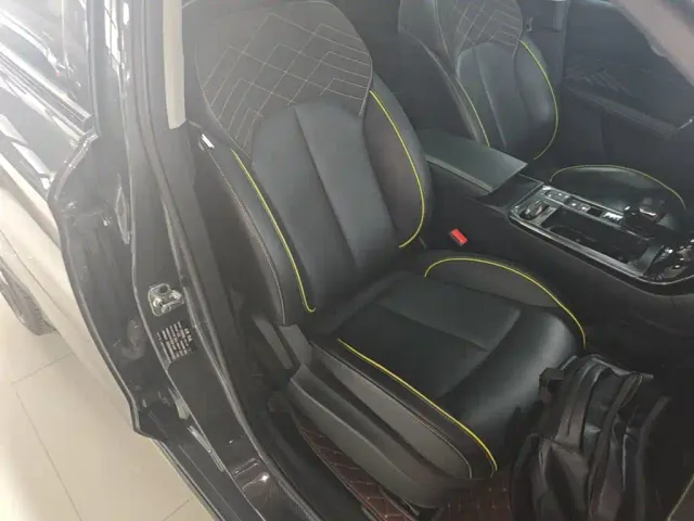 Roewe RX5 — Фото автомобиля 24