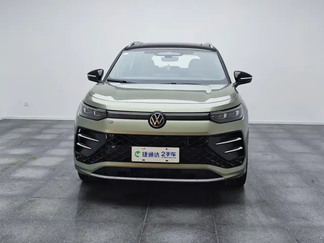 Volkswagen Tayron 2025 Model Tayron L 380TSI 4WD Luxury Easy Package — Фото автомобиля 3