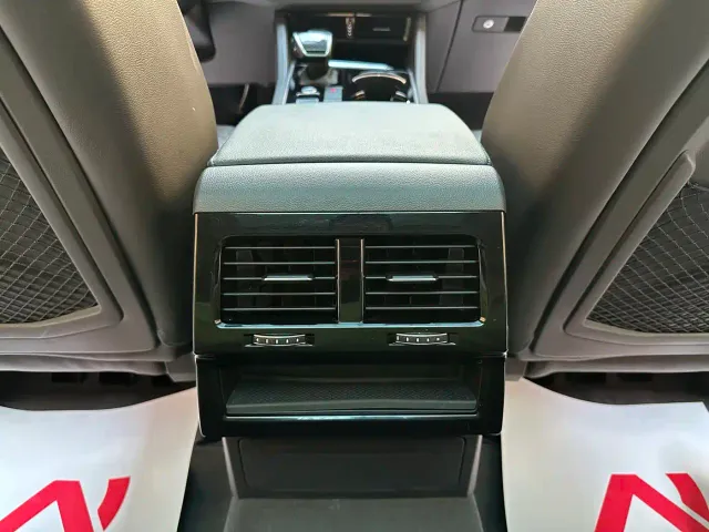 Volkswagen Touareg — Фото автомобиля 11