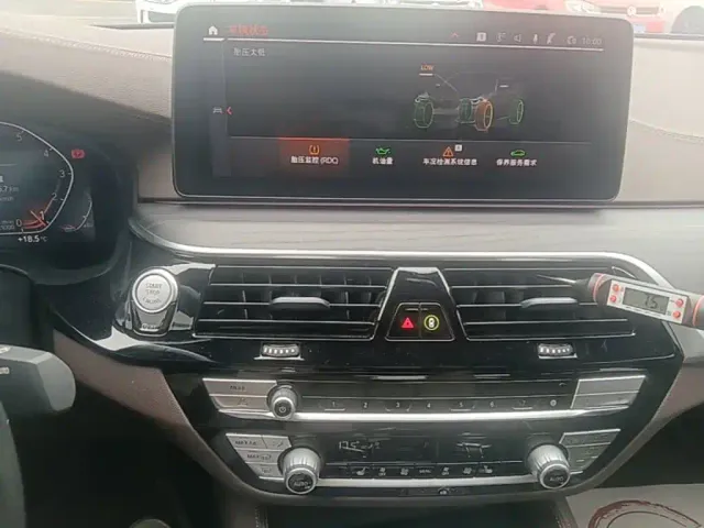 BMW 5 Series — Фото автомобиля 12