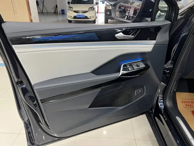 Volkswagen ID.6 Crozz — Фото автомобиля 4