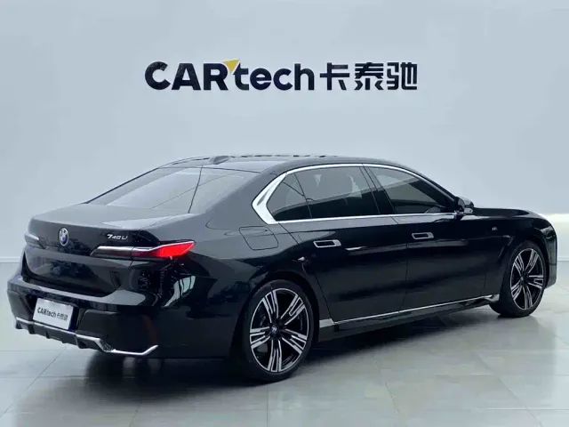 BMW 7 Series — Фото автомобиля 3
