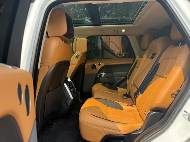 Land Rover Range Rover Sport 2022 3.0 L6 Gloss Black Edition — Фото автомобиля 8