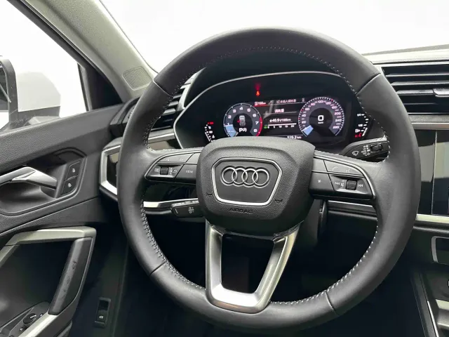 Audi Q3 — Фото автомобиля 10