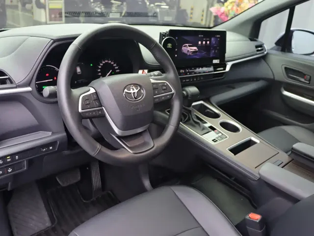Toyota Granvia — Фото автомобиля 6