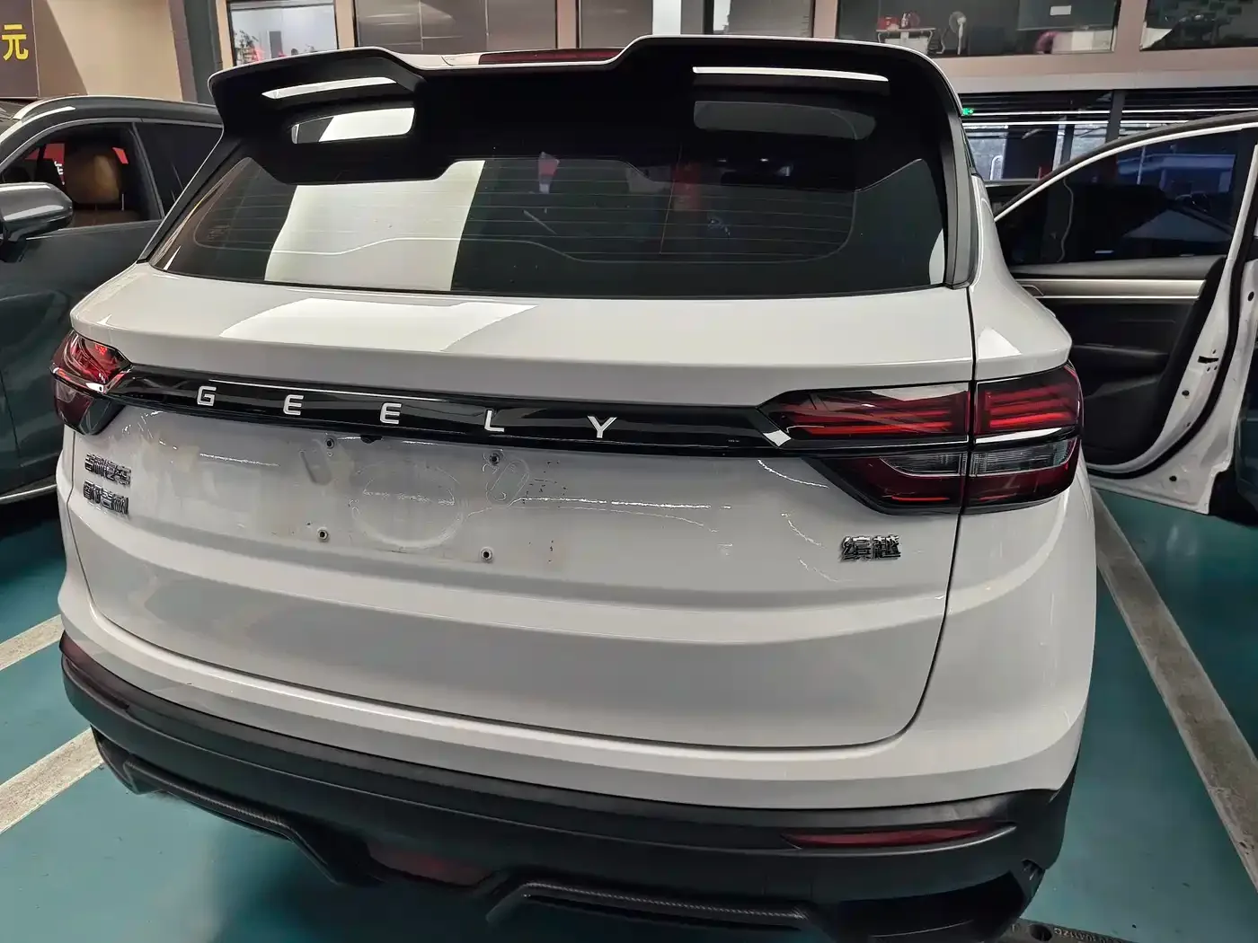 Geely Binyue 2025 1.5L CVT Super Edition — Фото автомобиля 10