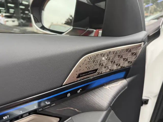 BMW 5 Series — Фото автомобиля 4