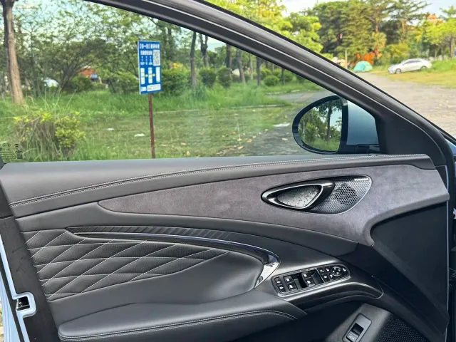 BYD Seal — Фото автомобиля 24