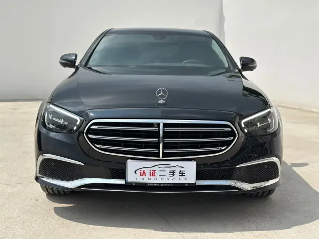 Mercedes-Benz E-Class — Фото автомобиля 2