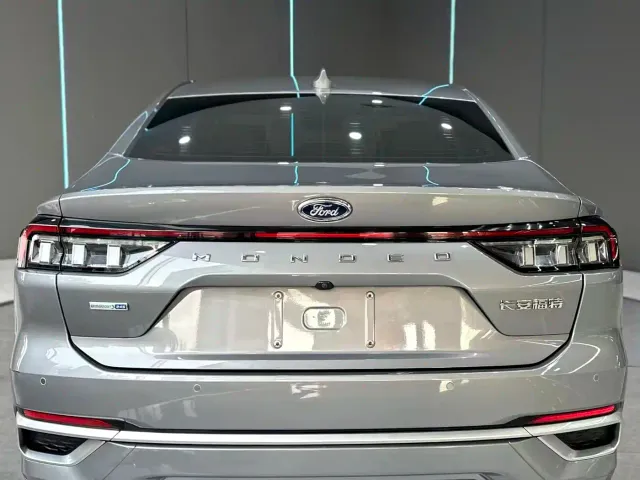 Ford Mondeo — Фото автомобиля 7