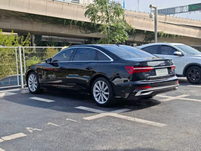 Audi A6L — Фото автомобиля 9