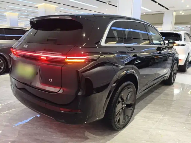 Li Auto L7 — Фото автомобиля 6