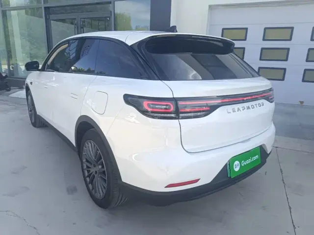 Leapmotor C11 — Фото автомобиля 4