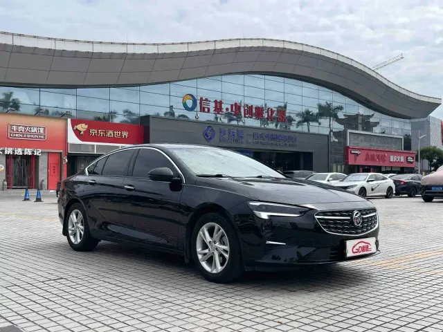 Buick Regal — Фото автомобиля 3