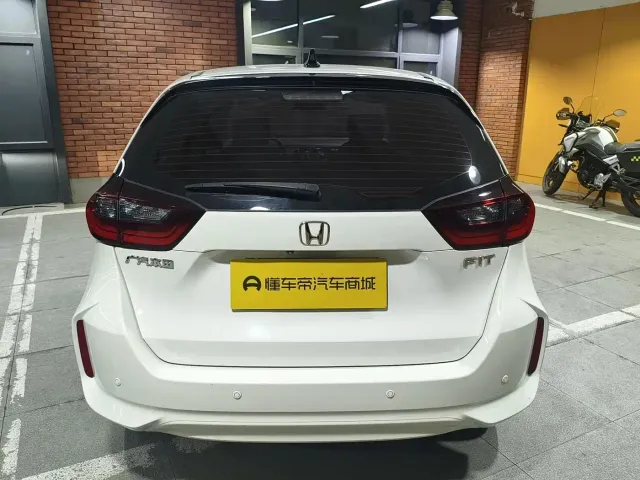 Honda Fit — Фото автомобиля 8