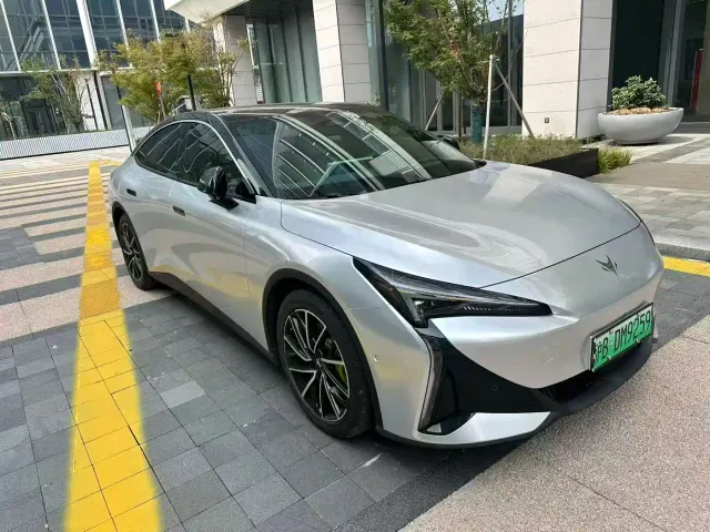 Arcfox Alpha S5 — Фото автомобиля 2