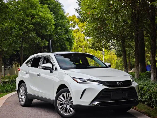 Toyota Harrier — Фото автомобиля 3