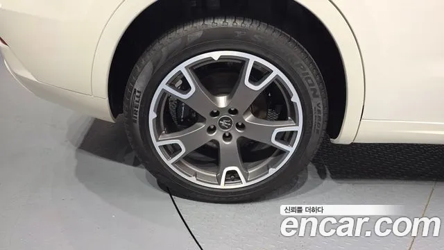 Maserati Levante — Фото автомобиля 5