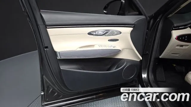 Genesis GV70 — Фото автомобиля 13