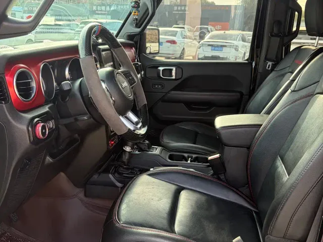 Jeep Wrangler — Фото автомобиля 4