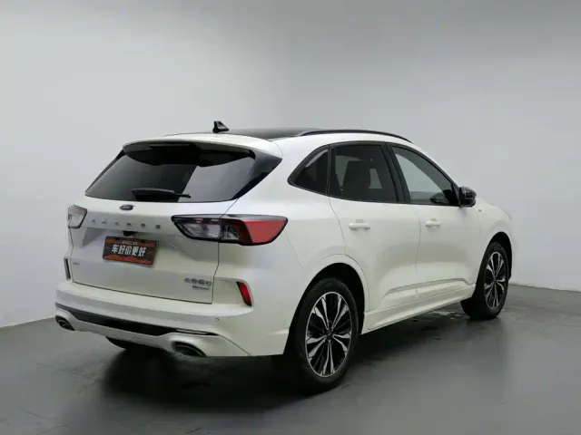 Ford Escape — Фото автомобиля 2