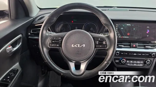 Kia Niro — Фото автомобиля 19