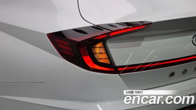 Hyundai Sonata Sonata (DN8) 2.0 LPG(Для проката) — Фото автомобиля 23