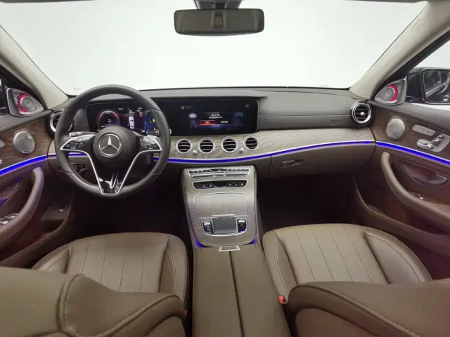 Mercedes-Benz E-Class — Фото автомобиля 5