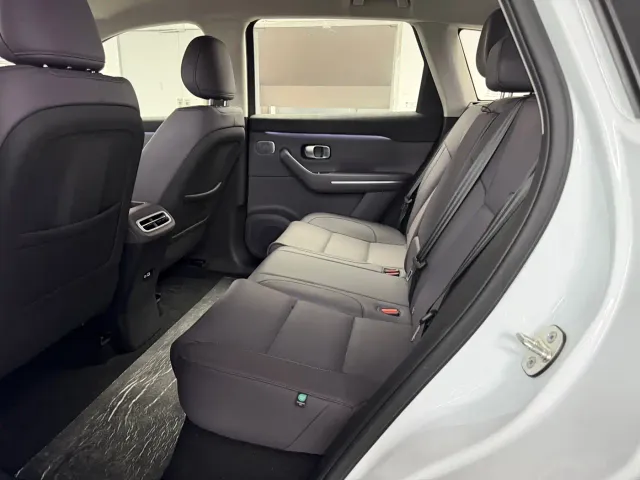 Leapmotor C10 — Фото автомобиля 6