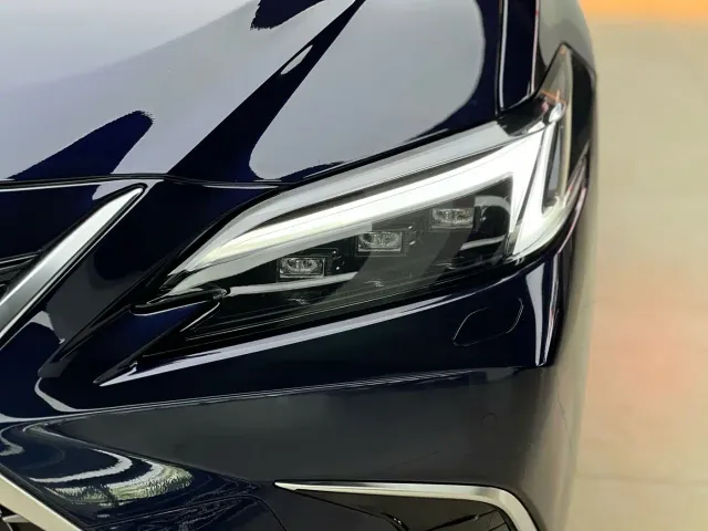 Lexus ES — Фото автомобиля 17