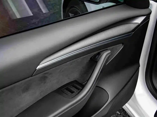 Tesla Model 3 — Фото автомобиля 14