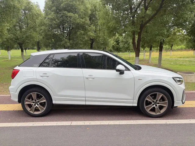 Audi Q2L — Фото автомобиля 5