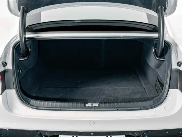 Xiaomi SU7 — Фото автомобиля 22