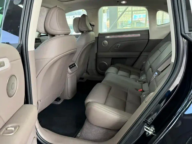IM Motors LS6 — Фото автомобиля 10
