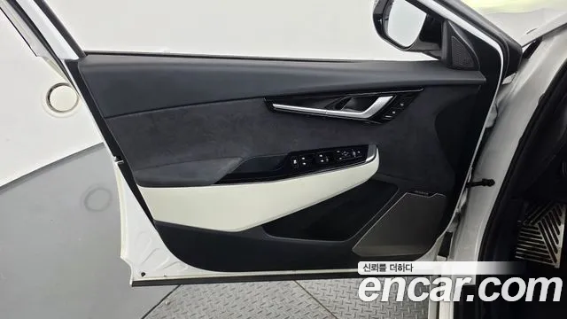 Kia EV6 — Фото автомобиля 13